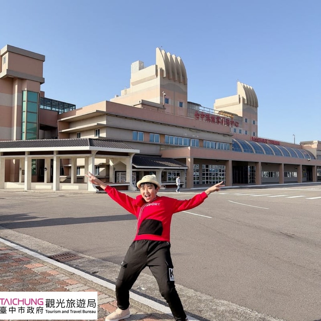超夯的台中海洋館、必逛的 MITSUI OUTLET PARK台中港怎麼去？  搭乘台灣好行679臺中活力海洋線跟著停靠的站點，就能暢遊台中海線經典景點！