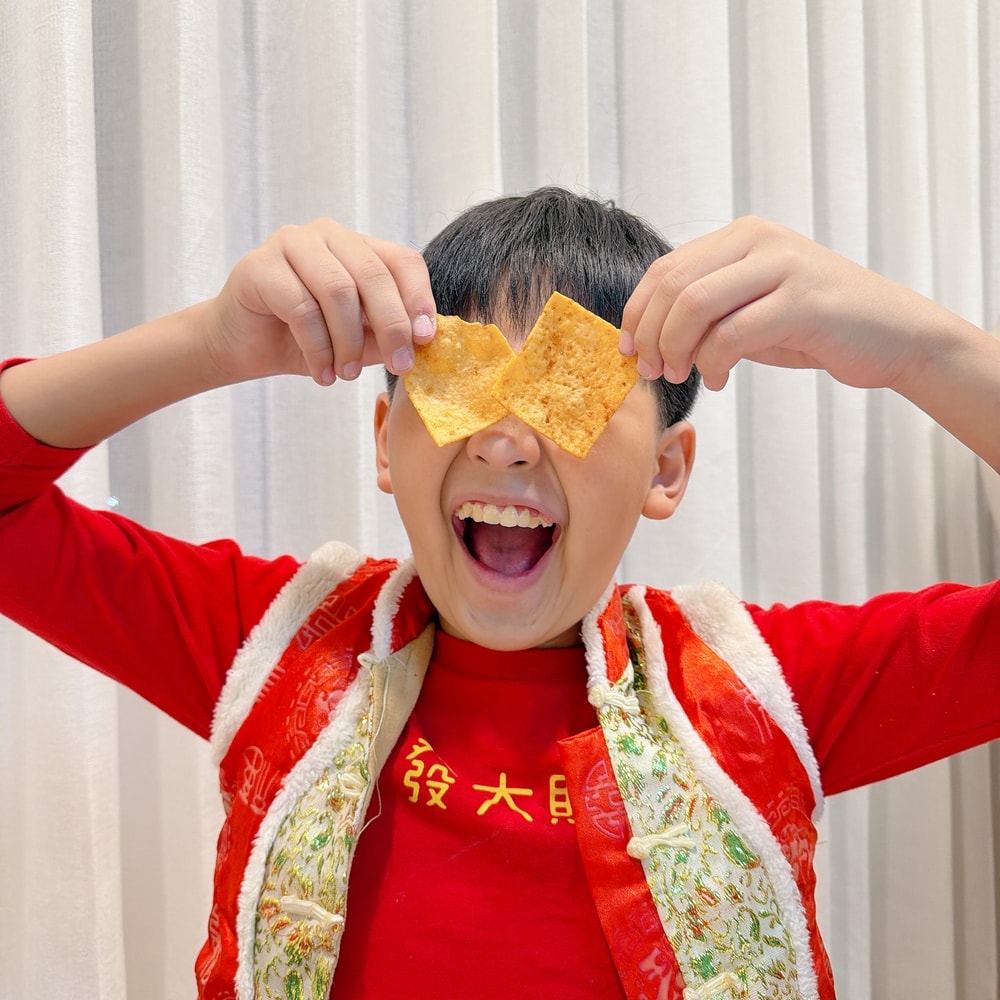年節伴手禮推薦~過年不缺零食計畫!大人小孩都愛的 KAKA經典名產包年節零嘴年前先買好,年假就不用補貨啦! - 第19張圖 年節伴手禮推薦~過年不缺零食計畫!大人小孩都愛的 KAKA經典名產包年節零嘴年前先買好,年假就不用補貨啦!