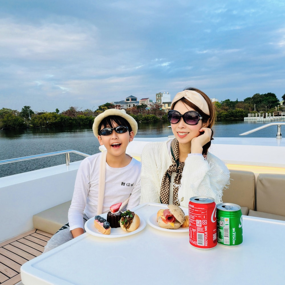 200元/人就能上遊艇~台南親子夜生活 兜陣走快來參加超划算的海上遊艇遊!(詳情看內文) - 第6張圖 200元/人就能上遊艇~台南親子夜生活 兜陣走快來參加超划算的海上遊艇遊!(詳情看內文)