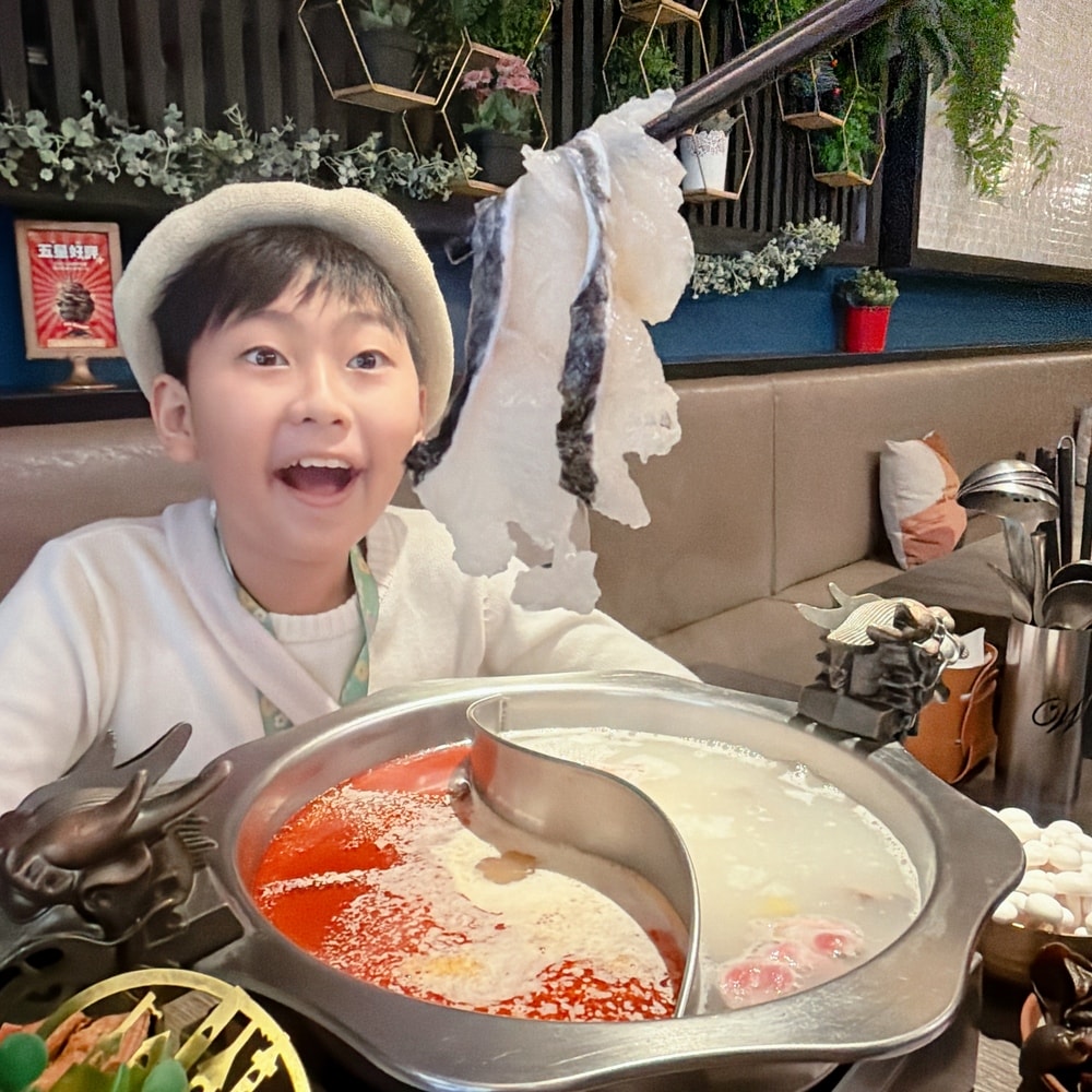 特色火鍋懶人包～古風、現代風格麻辣火鍋大Pk！青埔-怎麻辣鴛鴦麻辣火鍋 & 瓦法奇朵麻辣火鍋生日還有蝦和干貝大放送，怎麼吃都好快樂～