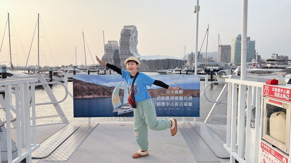 免費坐超跑遊艇近距離和超人力霸王拍照,實在太酷啦! - 第13張圖 免費坐超跑遊艇近距離和超人力霸王拍照,實在太酷啦!