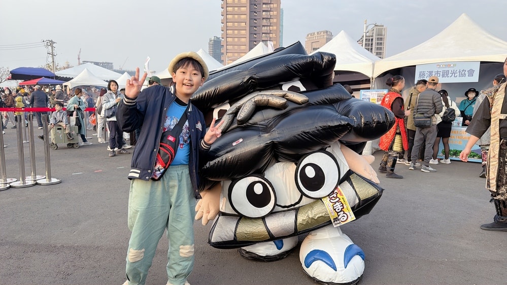 免費坐超跑遊艇近距離和超人力霸王拍照,實在太酷啦! - 第11張圖 免費坐超跑遊艇近距離和超人力霸王拍照,實在太酷啦!