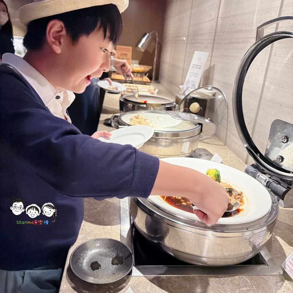 五星級飯店慶祝十七歲生日啦！只要加價十七元，房間、餐點直接大升等！