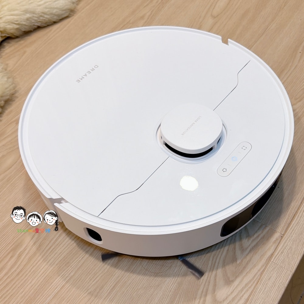家中的新成員～ Dreame Technology 追覓科技 D30 Ultra 掃地機器人掃地、拖地一機搞定，全天候維持地板清潔，超給力！