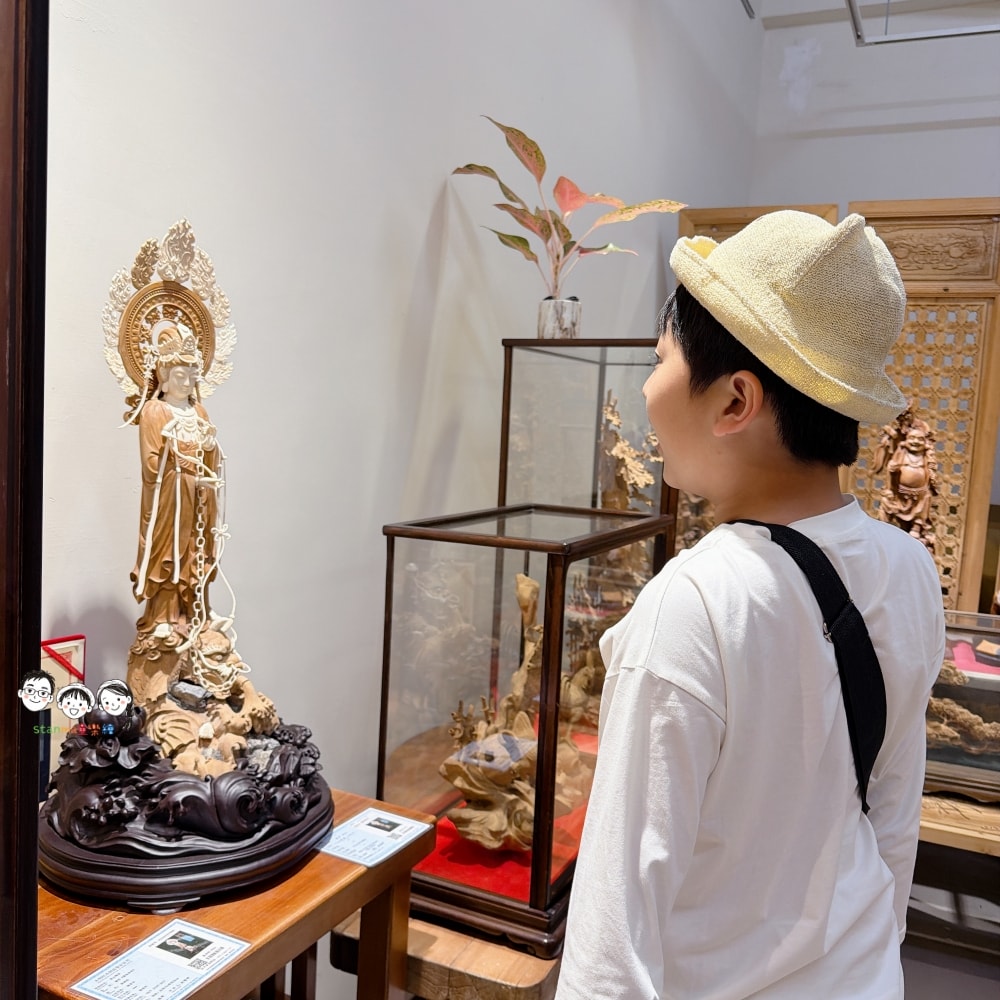 邊喝咖啡邊沉浸在木頭的香氣裡，快到松釀文創咖啡感受去～