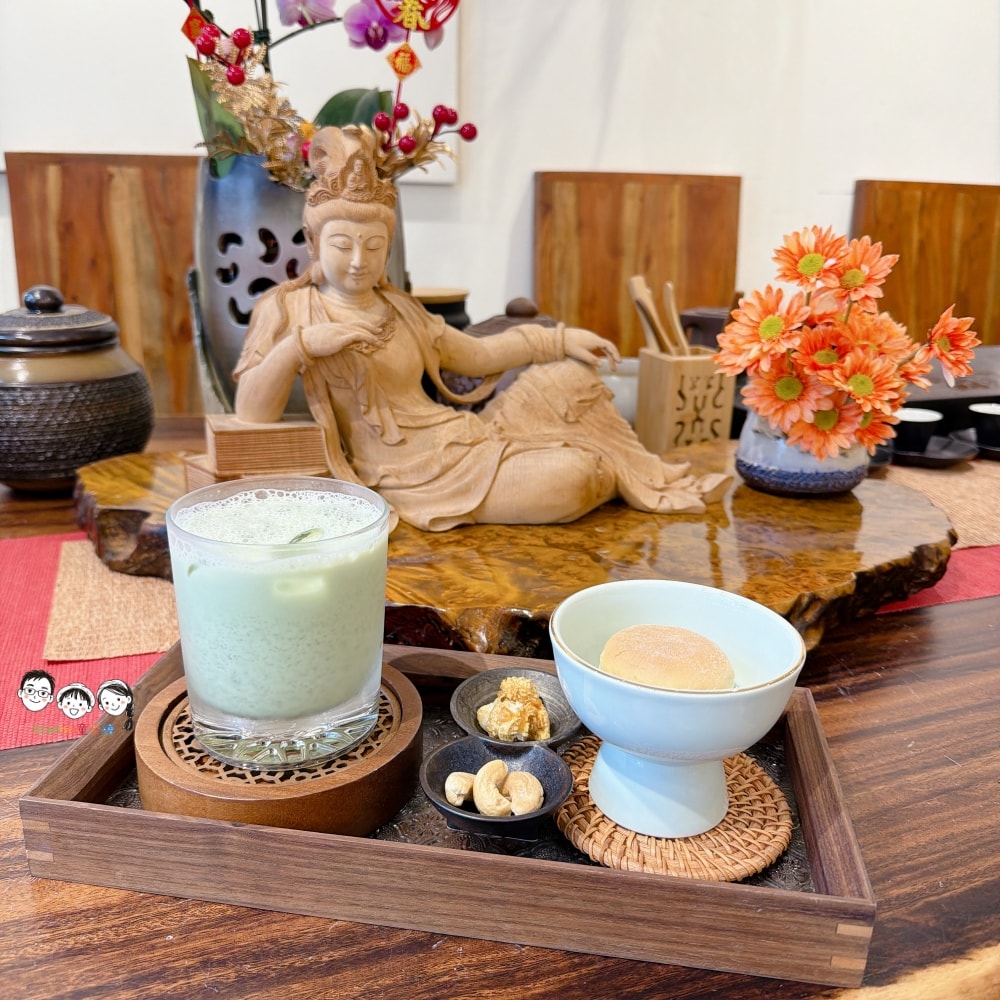 邊喝咖啡邊沉浸在木頭的香氣裡，快到松釀文創咖啡感受去～