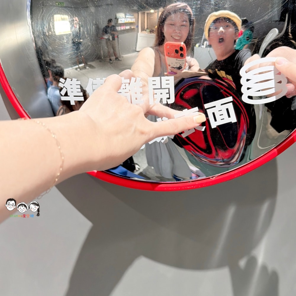 Volare行動飛行劇院 帶你翱翔世界奇景,還能走入勇闖侏儸紀裡尋找覇王龍(內有授權拍攝的精采影片喔!) - 第17張圖 Volare行動飛行劇院 帶你翱翔世界奇景,還能走入勇闖侏儸紀裡尋找覇王龍(內有授權拍攝的精采影片喔!)
