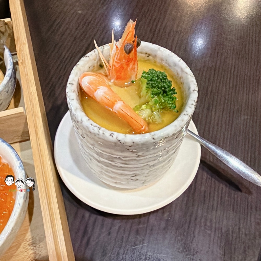 御閣手作壽司母親節超好康 現場消費滿額$1000,還可立即折抵停車費$50,分享御閣手作壽司 FB文章就有機會免費帶媽媽來吃一套!(只到2026/4/30) - 第17張圖 御閣手作壽司母親節超好康 現場消費滿額$1000,還可立即折抵停車費$50,分享御閣手作壽司 FB文章就有機會免費帶媽媽來吃一套!(只到2026/4/30)