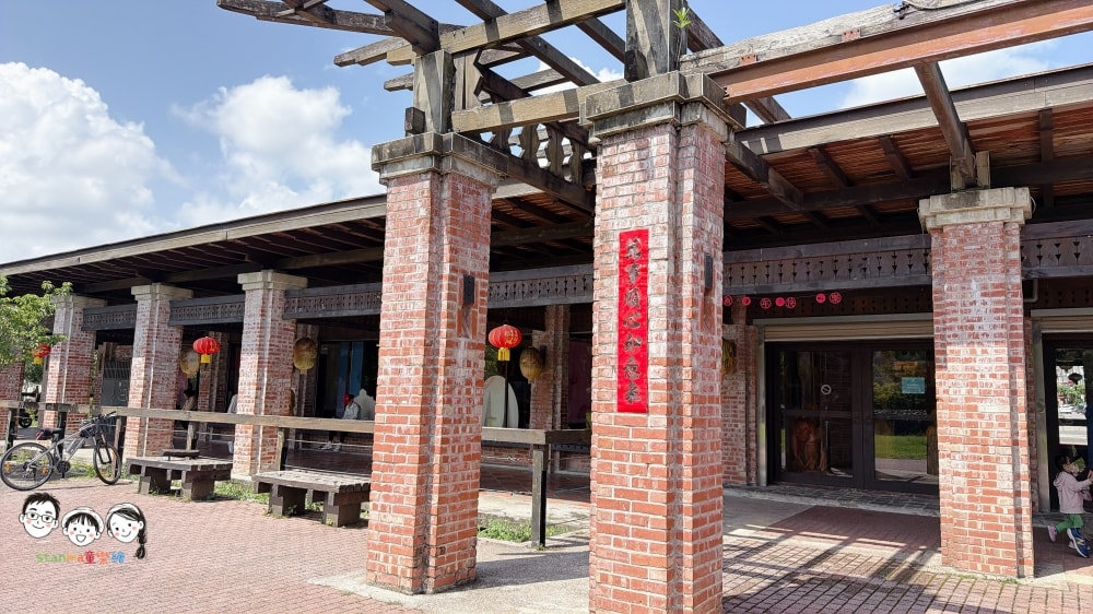 東勢免費景點推薦 大逛東勢客家文化園區 尋找最台的精油,沉浸在許良宇圖書館 東勢一日遊就這樣玩! - 第2張圖 東勢免費景點推薦 大逛東勢客家文化園區 尋找最台的精油,沉浸在許良宇圖書館 東勢一日遊就這樣玩!