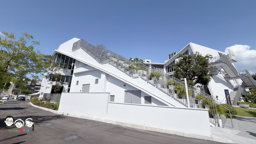 東勢免費景點推薦 大逛東勢客家文化園區 尋找最台的精油,沉浸在許良宇圖書館 東勢一日遊就這樣玩! - 第17張圖 東勢免費景點推薦 大逛東勢客家文化園區 尋找最台的精油,沉浸在許良宇圖書館 東勢一日遊就這樣玩!