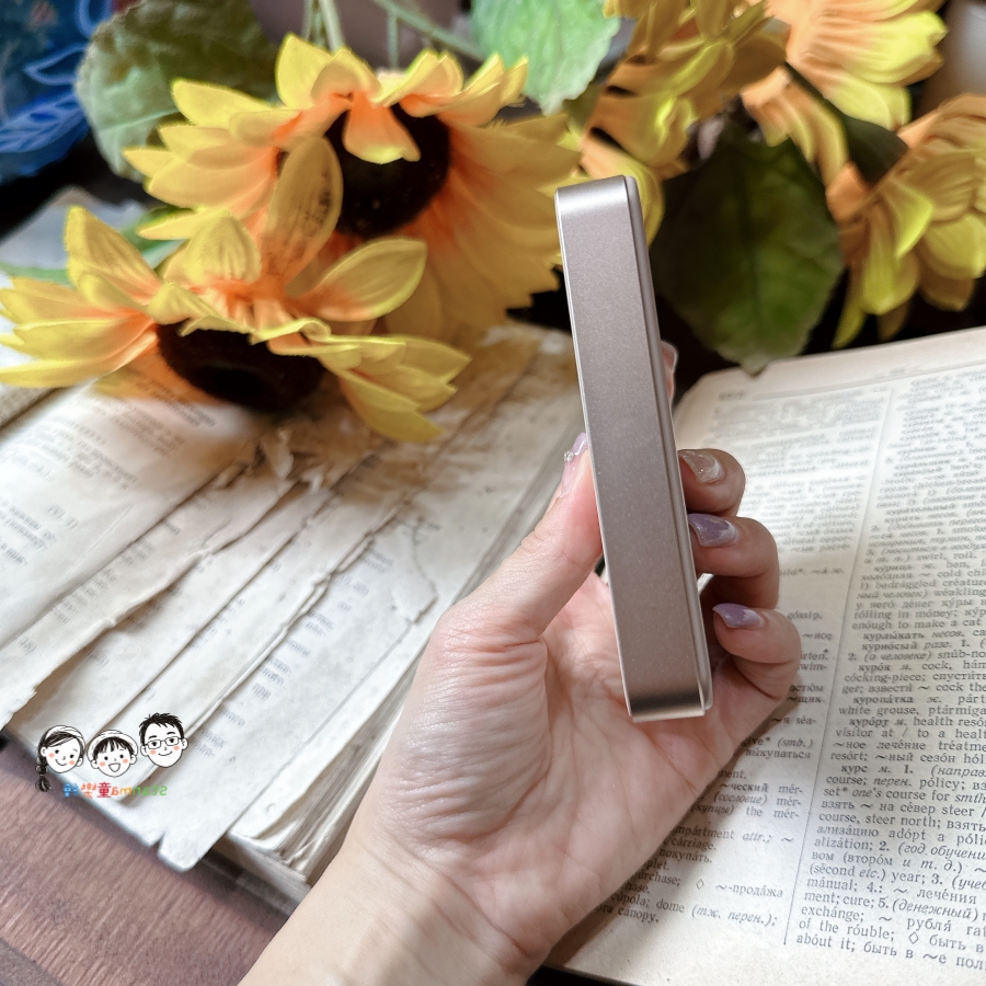 台灣製造,看得見才安心!POLYBATT-AI智能溫控行動電源10000mAh~出遊安心感拉滿、時尚媽咪的包包減重神物來啦! - 第7張圖 台灣製造,看得見才安心!POLYBATT-AI智能溫控行動電源10000mAh~出遊安心感拉滿、時尚媽咪的包包減重神物來啦!