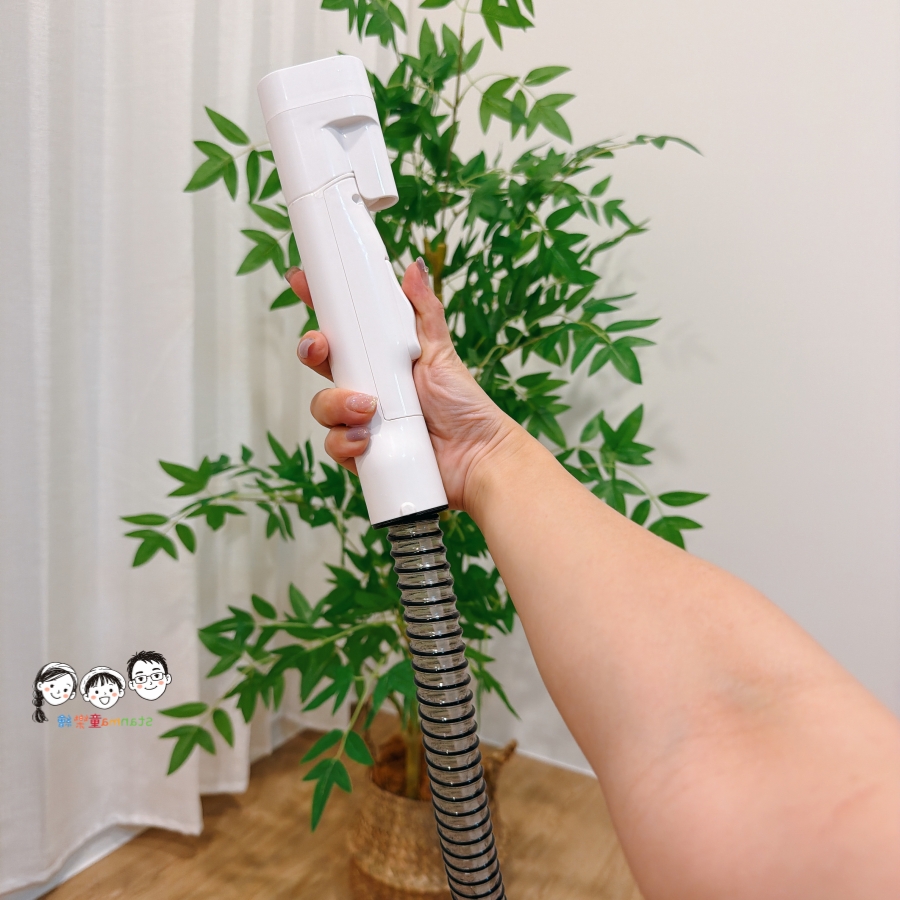 Haier 海爾白小勁R10織物清潔機 噴水、刷洗、吸汙三合一～沙發、床墊、陳年髒污、黑水大釋放，家中布面不再丟水洗！