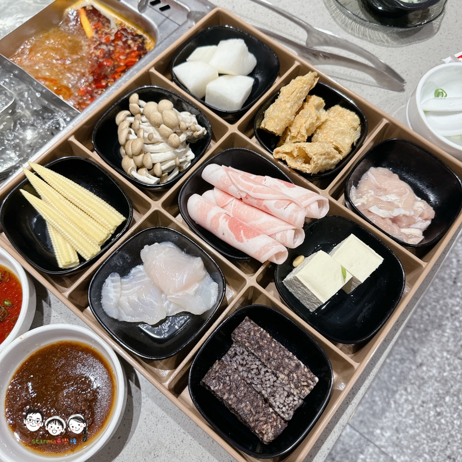 海底撈居然能這樣省!商業午餐399元限時6月底優惠中、生日應景活動/學生優惠疊加,邊看變臉邊托育簡直太享受! - 第7張圖 海底撈居然能這樣省!商業午餐399元限時6月底優惠中、生日應景活動/學生優惠疊加,邊看變臉邊托育簡直太享受!
