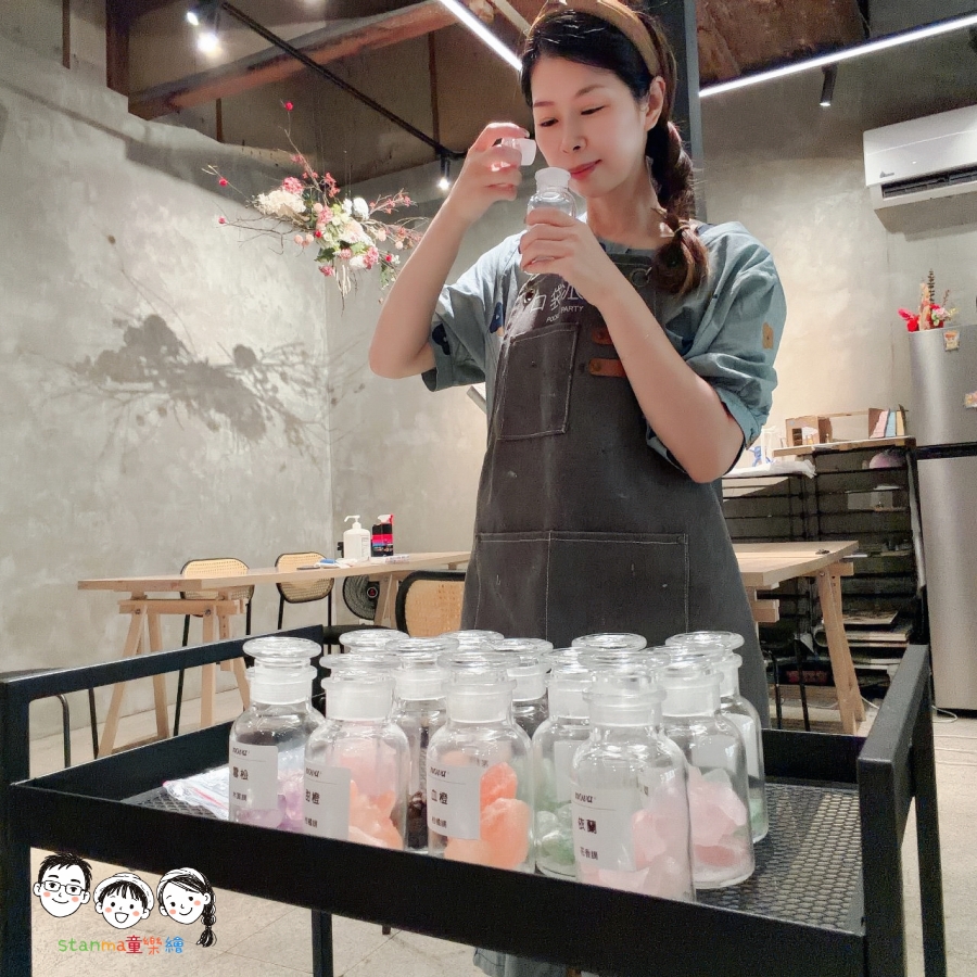 【嘉義室內景點推薦】走進70年檜木老屋做手作!口袋派對會所×NOVA手作香氛,畫畫+調香雙重療癒,親子約會一站搞定! - 第25張圖 【嘉義室內景點推薦】走進70年檜木老屋做手作!口袋派對會所×NOVA手作香氛,畫畫+調香雙重療癒,親子約會一站搞定!