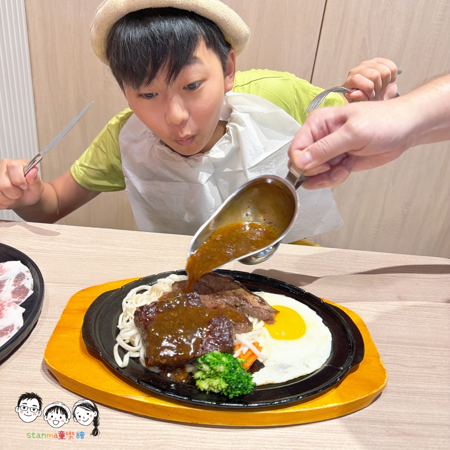 【高雄楠梓美食】里歐牛排&鍋物（藍田店）極致雙重享受！香煎厚切嫩肩牛排、高CP值海陸火鍋一次滿足，自助吧也無限享用啦！