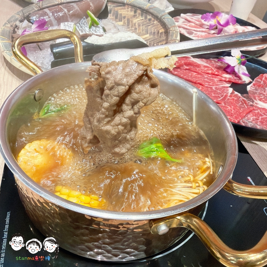 【高雄楠梓美食】里歐牛排&鍋物（藍田店）極致雙重享受！香煎厚切嫩肩牛排、高CP值海陸火鍋一次滿足，自助吧也無限享用啦！